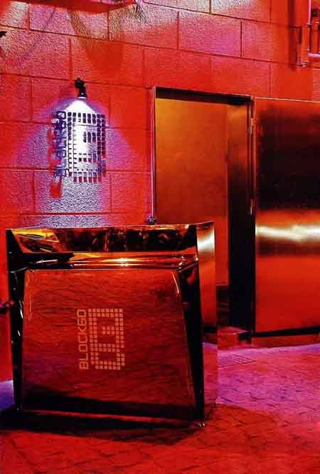 酒吧設(shè)計(jì)效果圖視覺震撼  經(jīng)典主題酒吧設(shè)計(jì)說明