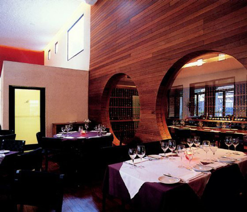 小酒吧改造后的甜蜜 國外葡萄酒酒吧設(shè)計效果圖