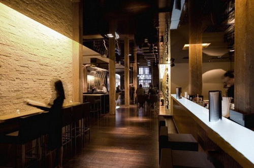 看國(guó)外個(gè)性酒吧設(shè)計(jì)演繹現(xiàn)代特色酒吧裝修風(fēng)格