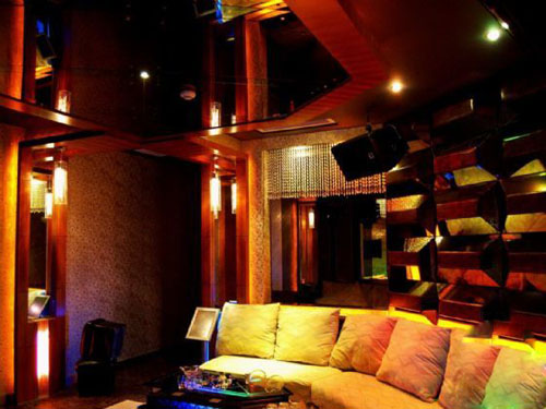 感受繁華夜景   成都藍(lán)色夢(mèng)幻娛樂會(huì)所設(shè)計(jì)欣賞