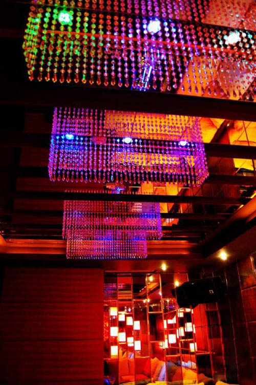 感受繁華夜景   成都藍(lán)色夢(mèng)幻娛樂會(huì)所設(shè)計(jì)欣賞