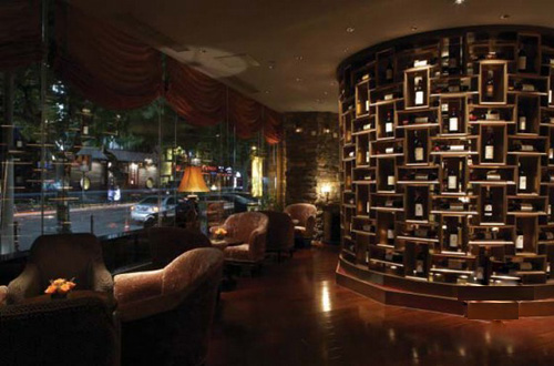 I.V.V紅酒吧設計圖欣賞  傳承設計經(jīng)典元素