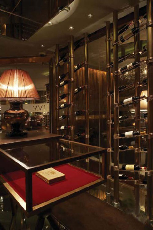 I.V.V紅酒吧設計圖欣賞  傳承設計經(jīng)典元素