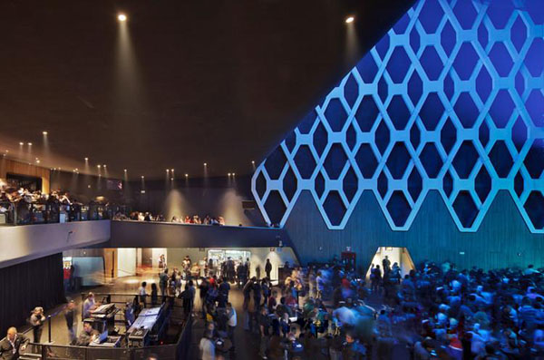 創(chuàng)意星空   墨西哥El Plaza Condesa音樂酒吧設(shè)計欣賞