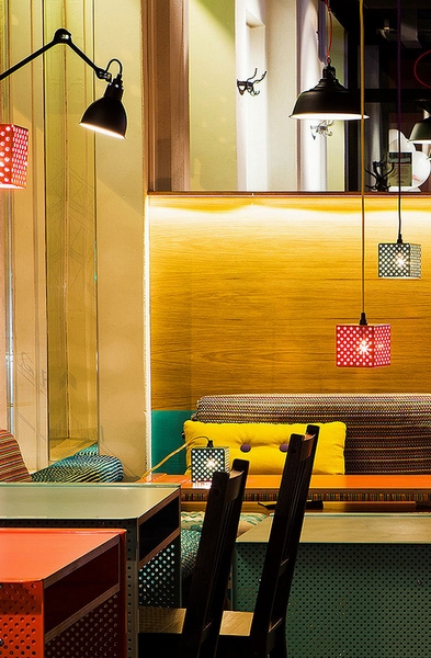 童話色彩 俏皮可愛的K* RVI個性酒吧設(shè)計欣賞