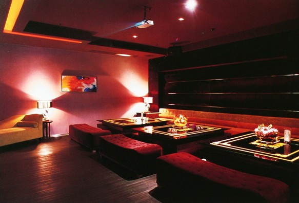 以簡約流暢的設(shè)計(jì)凸顯個(gè)性 廣州知名俱樂部設(shè)計(jì)效果圖欣賞