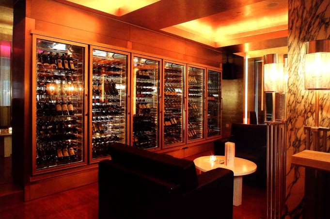 陸唯軒保險(xiǎn)庫酒吧設(shè)計(jì) 復(fù)古的造型是其最大的特點(diǎn)