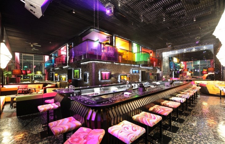 SIN LOUNGE酒吧設(shè)計 運用更多富有創(chuàng)造性的元素